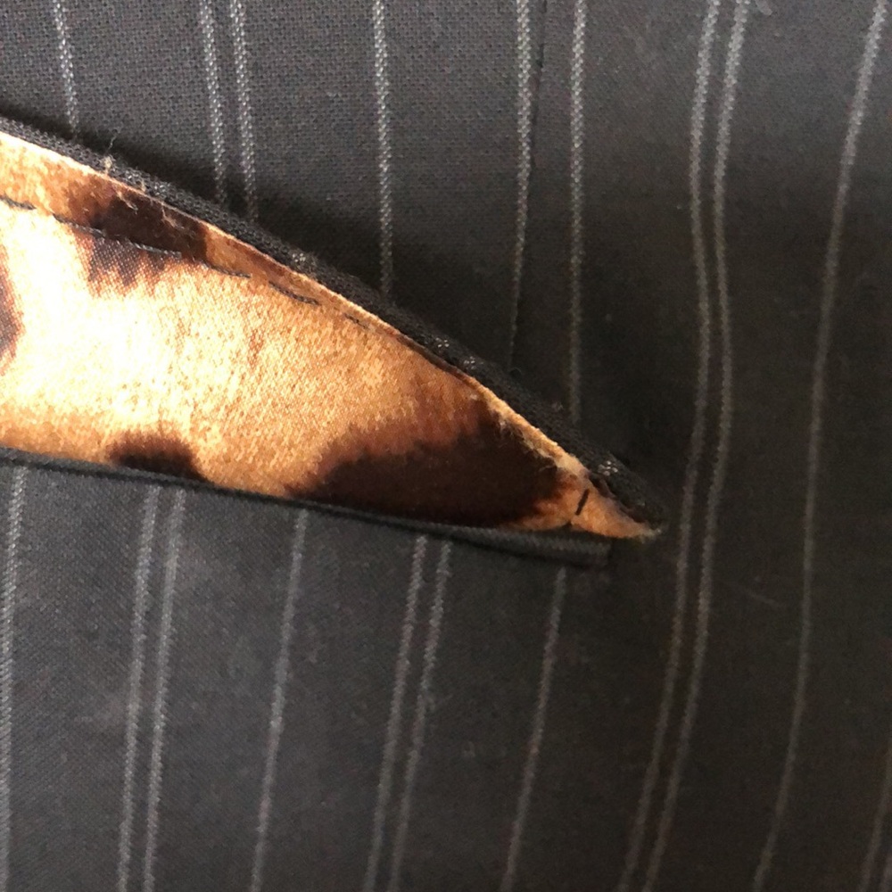 🐆 Dolce & Gabbana black pinstripe blazer with leopard-print lining - Picture 4 of 6